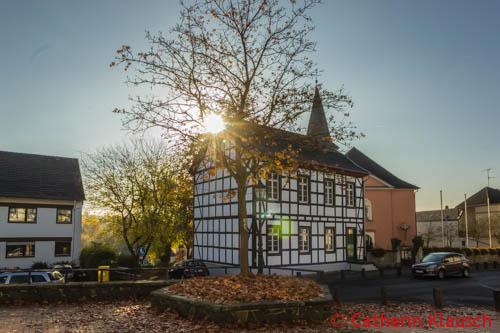 Dorfplatz Oberbachem im Oktober 2015